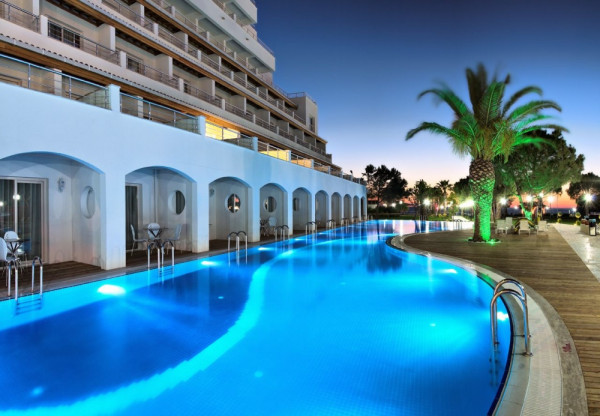 ПОЧИВКА В  КУШАДАСЪ- хотел BATIHAN BEACH RESORT & SPA-4*, автобусна програма-7 нощувки на база ULTRA ALL inclusive от 800,93 евро